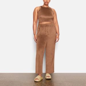 SKIMS Velour Crew Neck Sienna